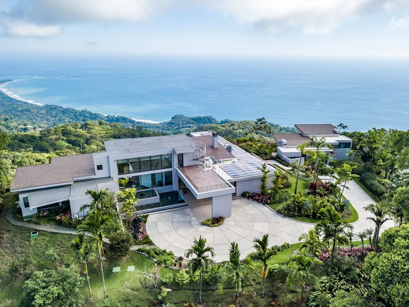 4 bed Single Family Homes For Sale in Dominical, Puntarenas - 1