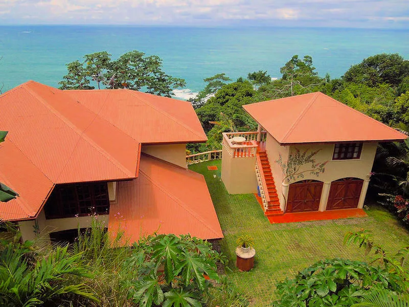 6 bed Single Family Homes For Sale in Dominical, Puntarenas - 1