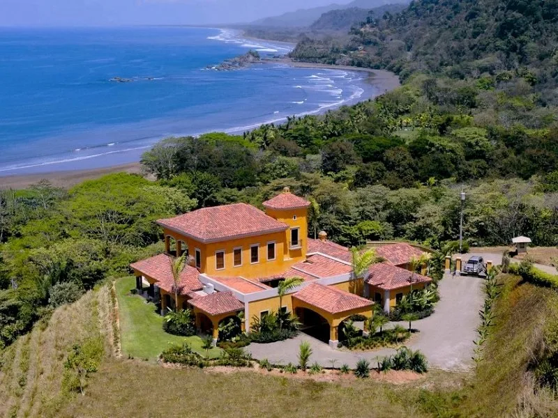 5 bed Single Family Homes For Sale in Dominical, Puntarenas - 1