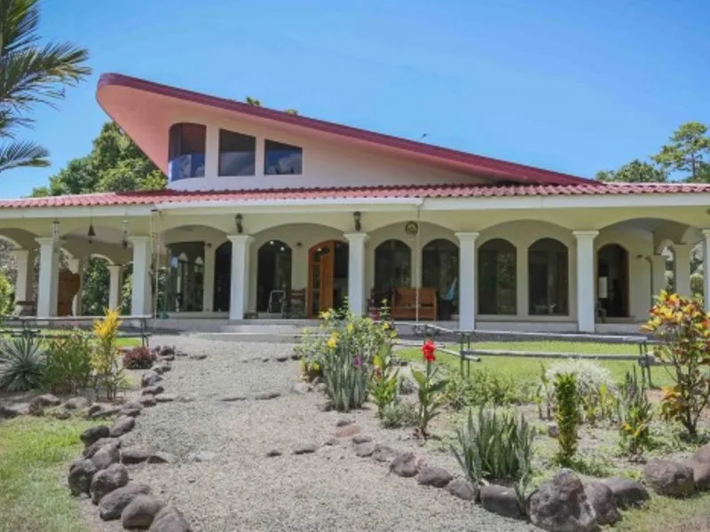 4 bed Single Family Homes For Sale in Quepos, Puntarenas - 1