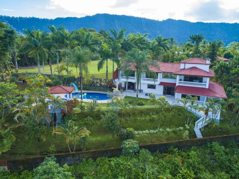 4 bed Single Family Homes For Sale in Dominical, Puntarenas - 1